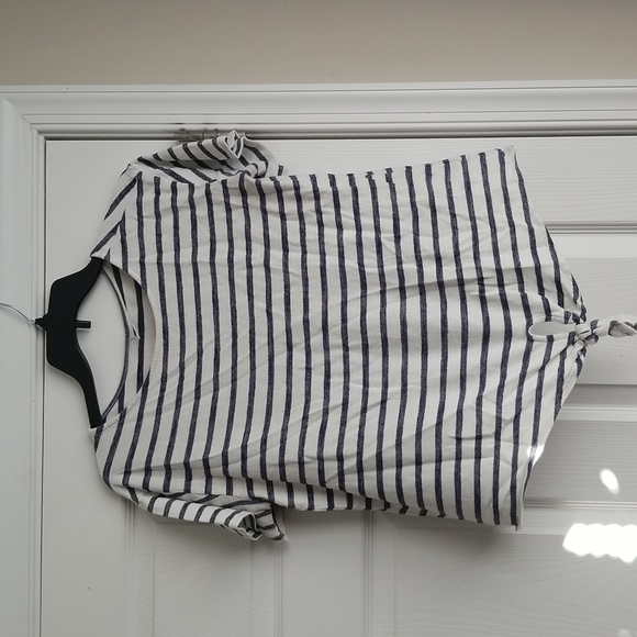 Old Navy Tops - Old Navy Women's Stripe Top